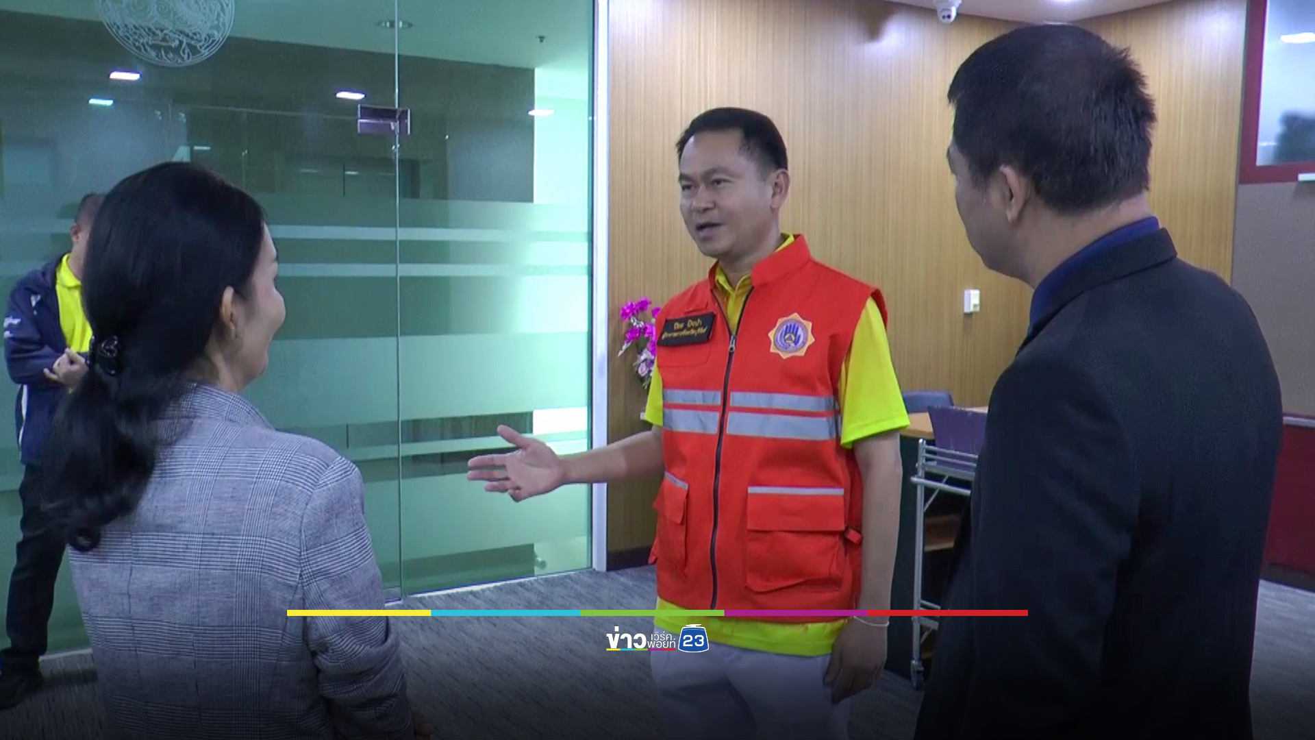 ผู้ว่าฯบุรีรัมย์ สั่งตรวจสอบคนแปลกหน้า - เฝ้าระวังโดรนบินป่วนหลายอำเภอ ยังไม่ให้ผู้อพยพกลับเข้าพื้นที่หวั่นระเบิดตกค้าง