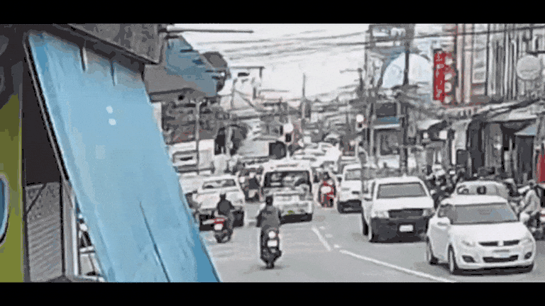 แจ้งข้อหาหนักคนขับรถกู้ภัย ฝ่าสัญญาณไฟจราจร ชนนักเรียน 17 ดับ