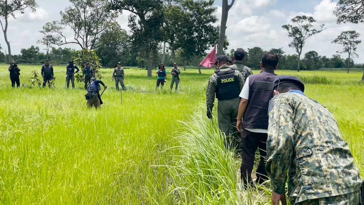 EOD ลุยเก็บกู้จรวด BM-21 พนมดงรัก ท่ามกลางกลิ่นศพทหารเขมรโชยแรง
