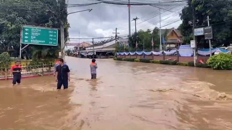 เร่งอพยพชาวบ้านออกจากพื้นที่แม่แจ่ม หวั่นเกิดดินถล่มซ้ำ