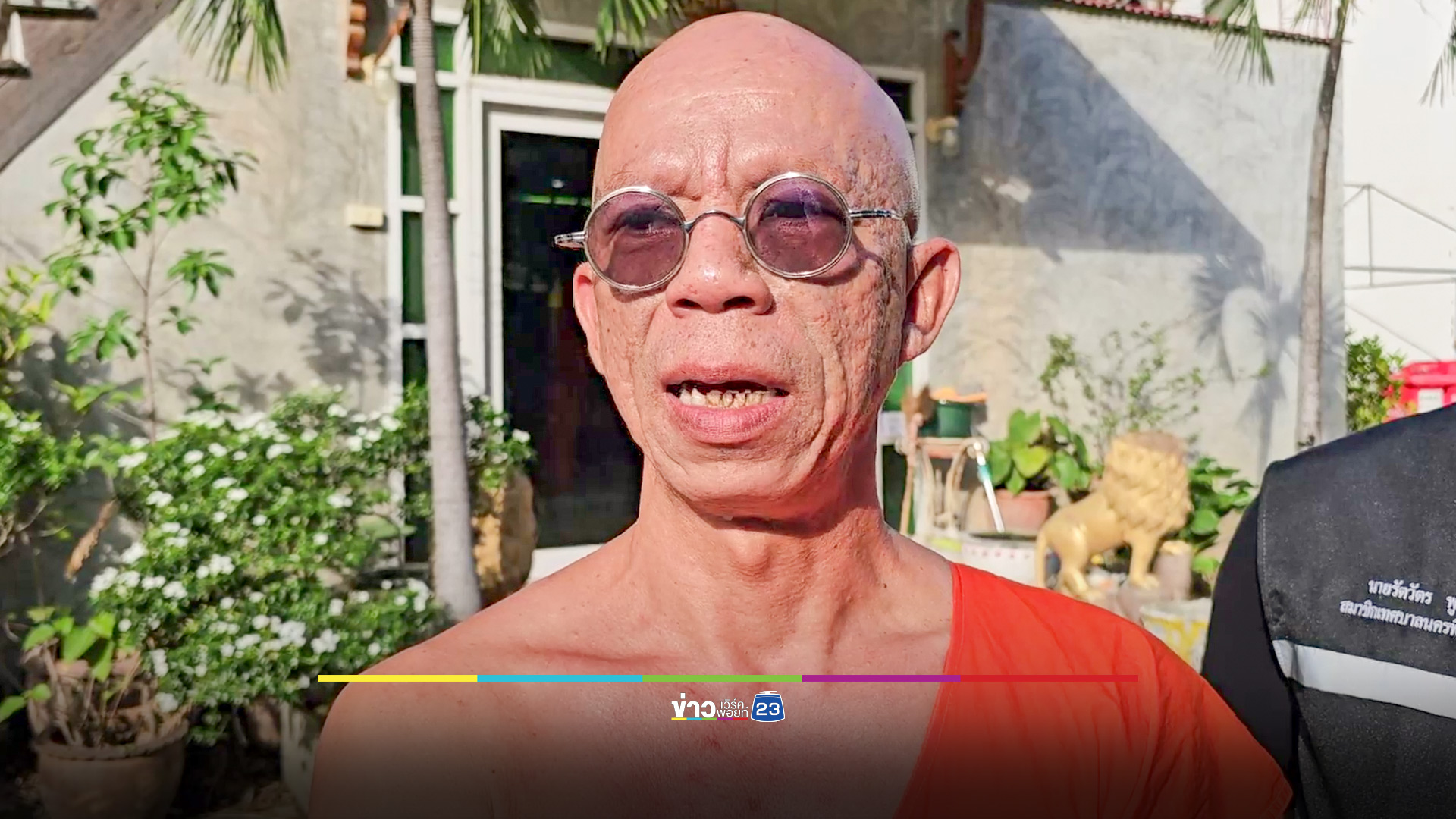 ปรามพระสงฆ์ยืนบิณฑบาตในตลาดพิษณุโลก พบพระ 7 รูป หากทำอีกต้องถูกจับสึก