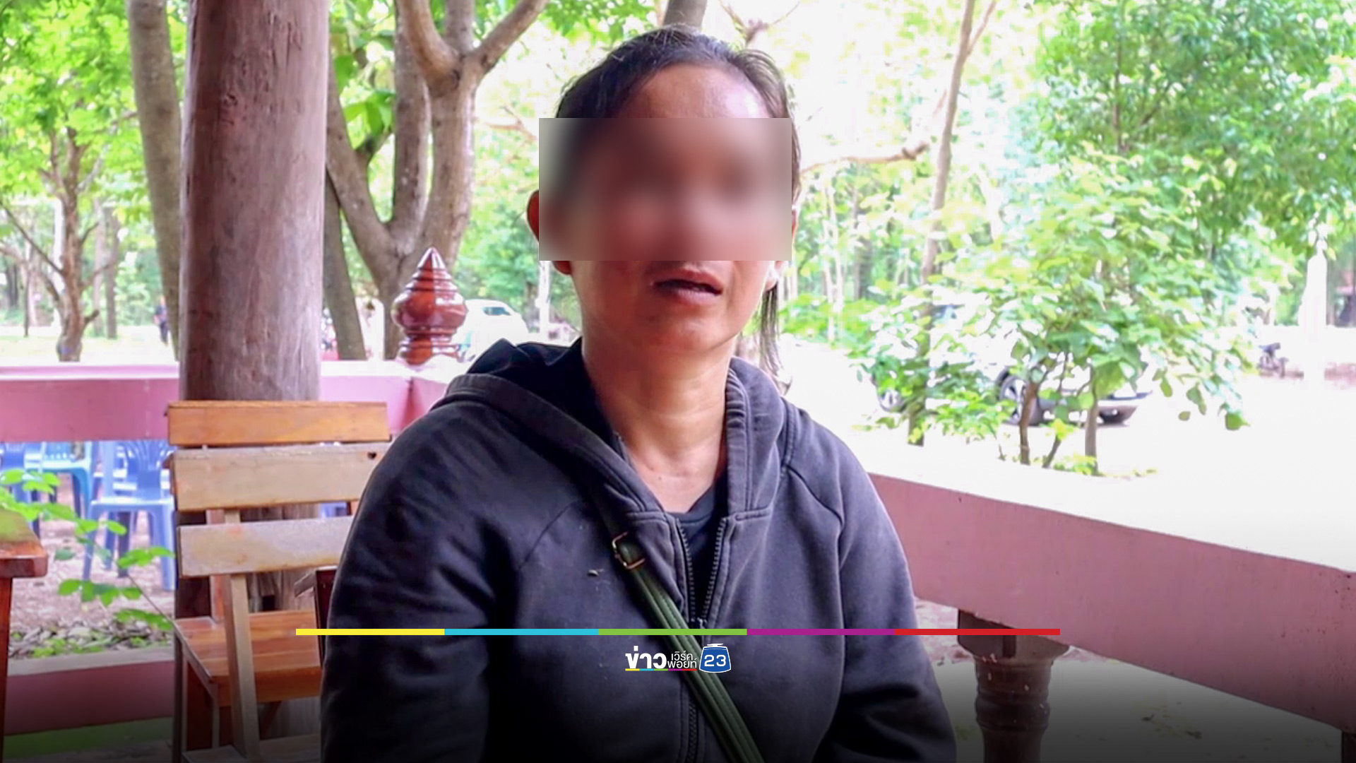 สูญเสียเสาหลัก! พาลูกเมียรับจ้างเปลี่ยนหลังคา พลาดตกกระแทกพื้นดับสลด