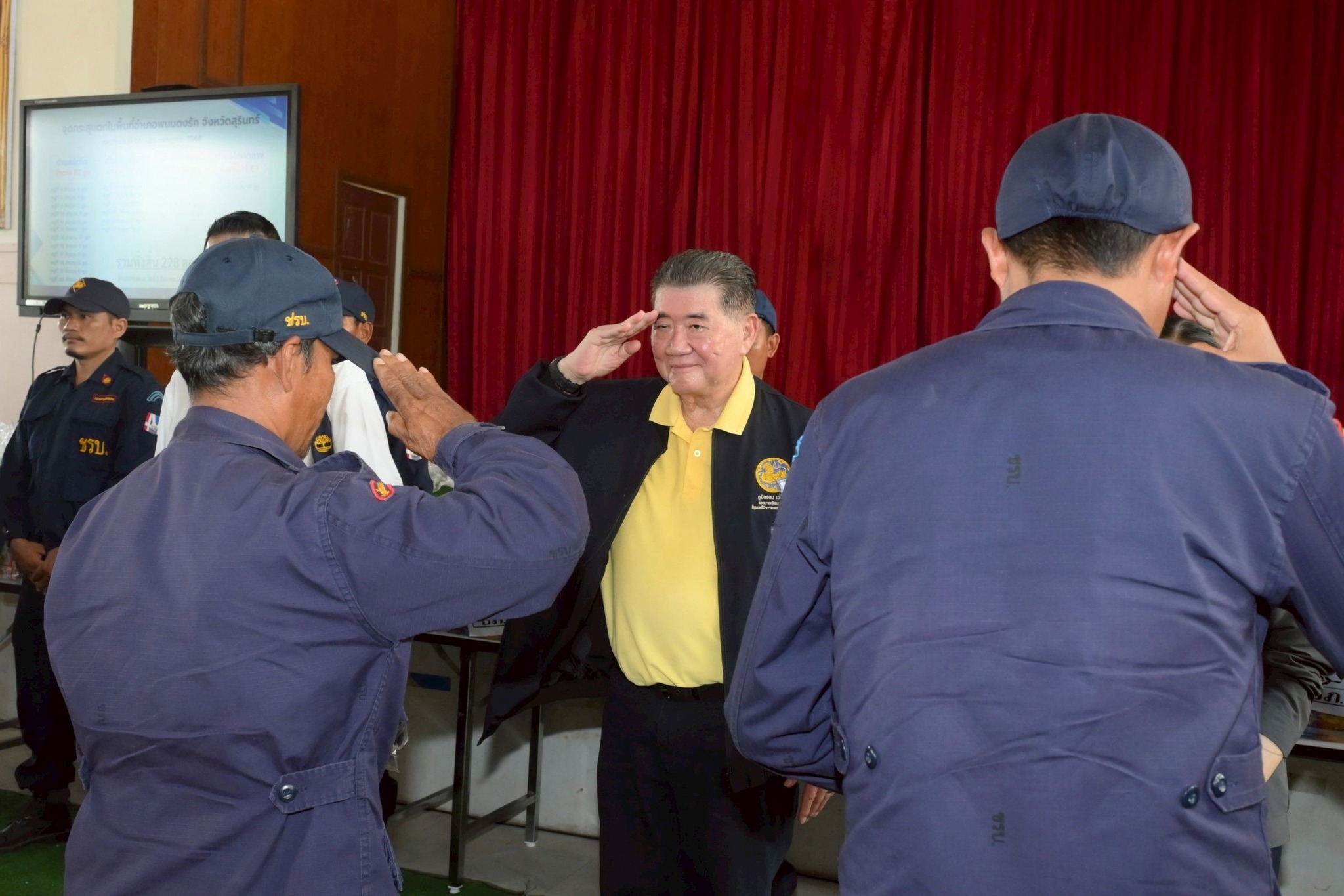 'ภูมิธรรม' ประชุม 4 จังหวัด ย้ำ 5 ข้อสั่งการ ดูแลสถานการณ์ชายแดนเตรียมอนุมัติค่าตอบแทน ชรบ.