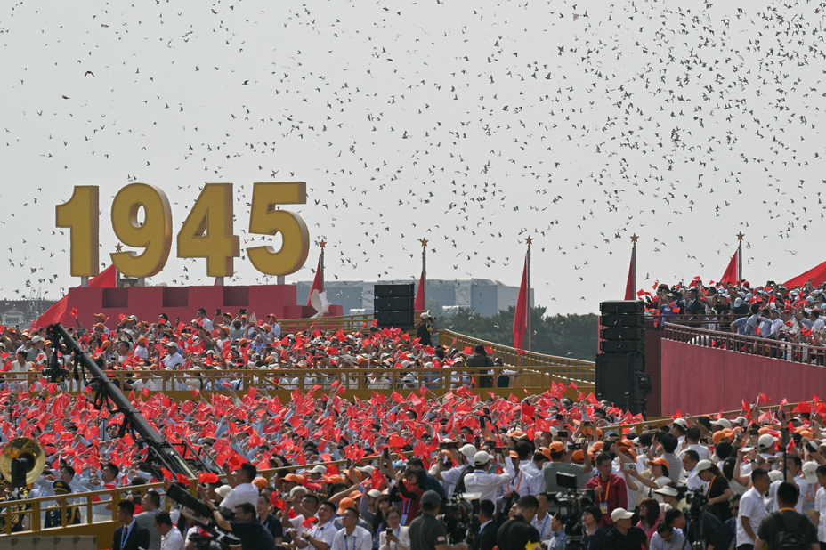 พาเหรดประวัติศาสตร์ “สี-ปูติน-คิม” ปรากฏตัวร่วมกันครั้งแรก