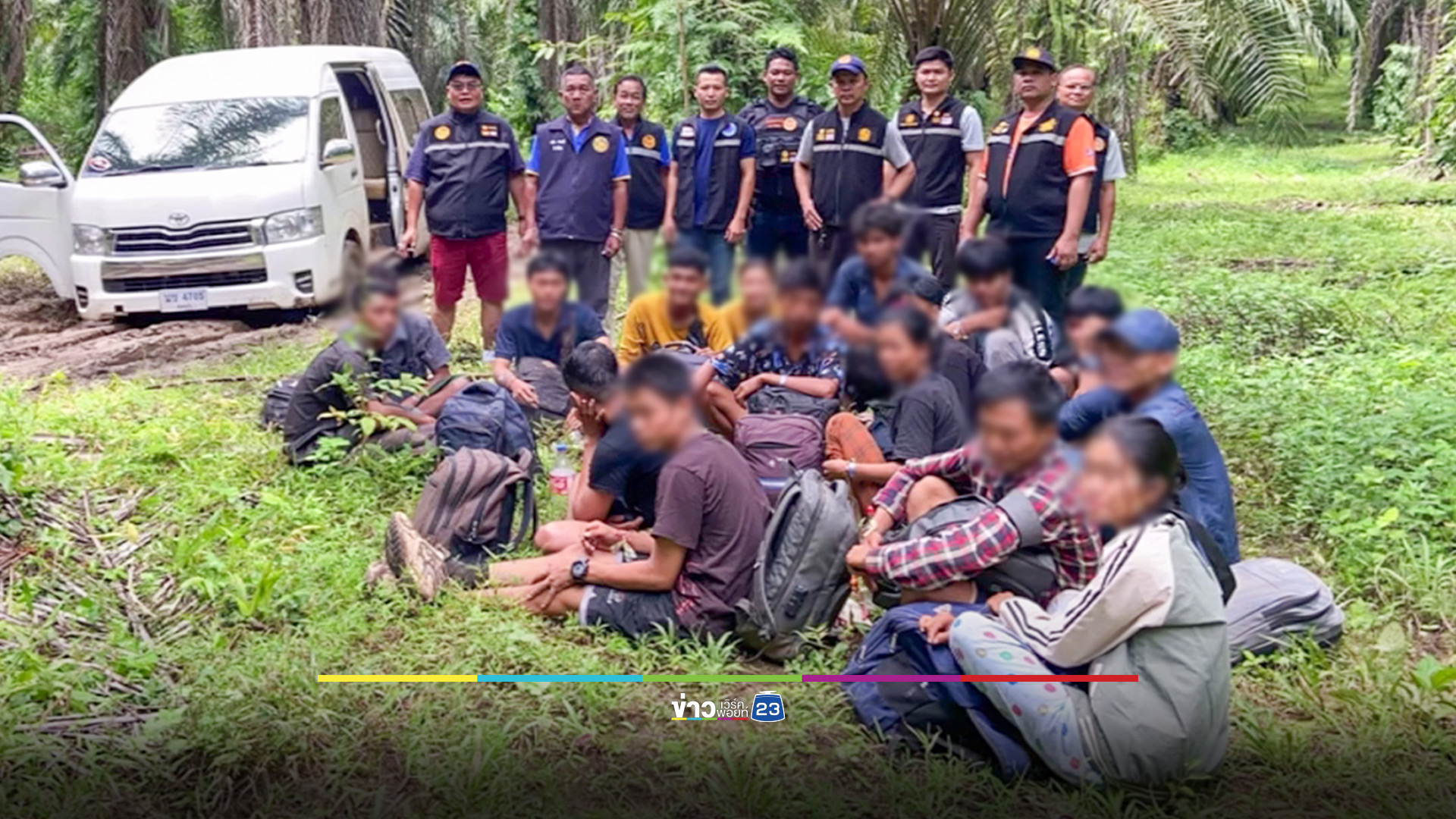 ปค.ทองผาภูมิ รวบ 43 เมียนมาลอบเข้าเมือง คนขับทิ้งรถวิ่งหนีไปได้