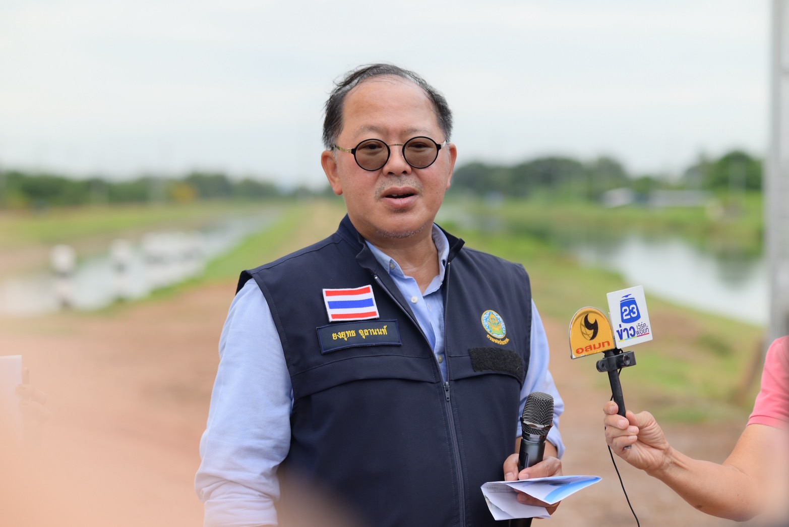 กรมชลฯจัดสื่อมวลชนสัญจรเขื่อนแม่กลอง ติดตามบริหารจัดการน้ำ–แผนรับมือภัยแล้งปี 2569