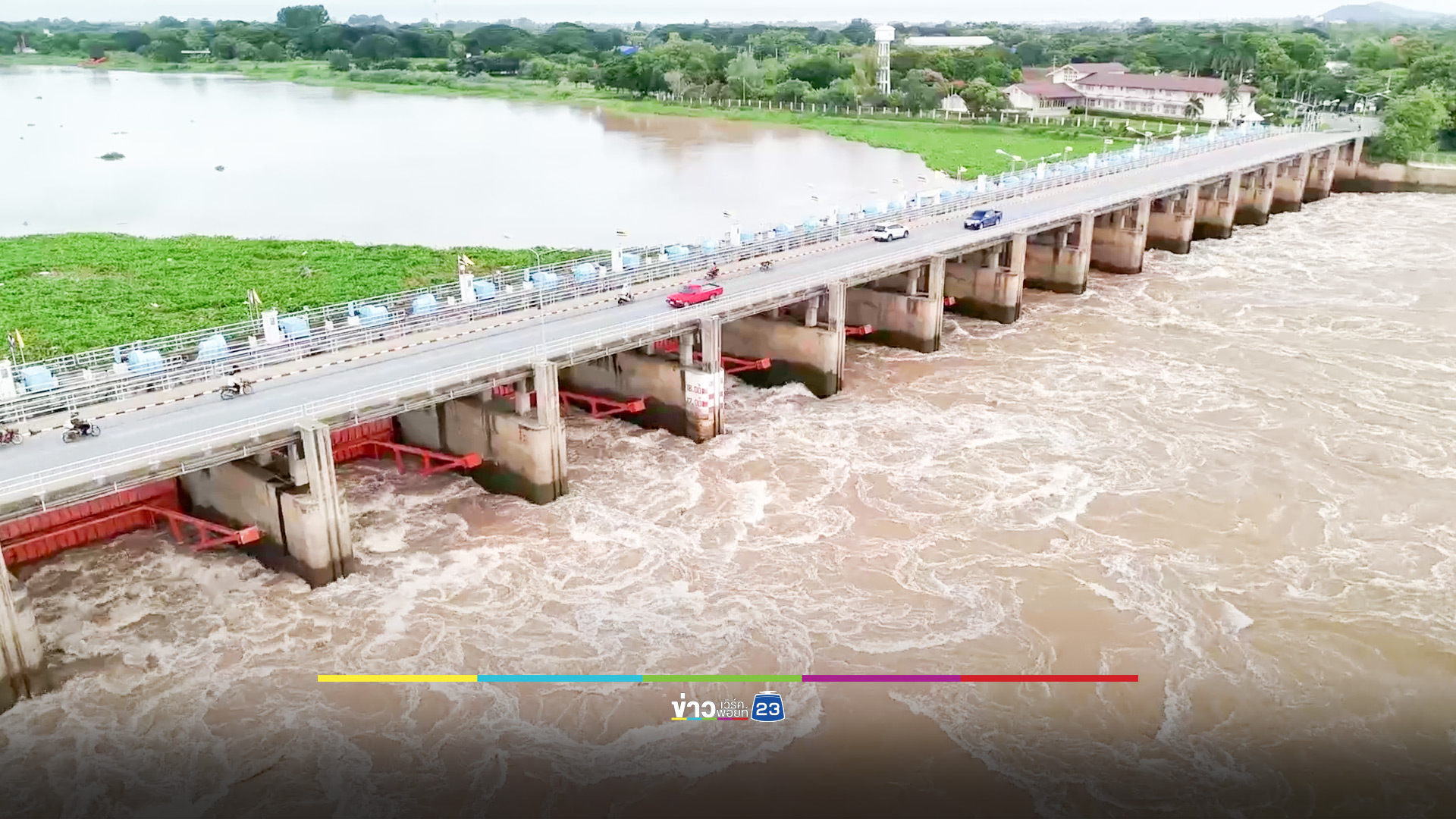 เร่งเสริมคันดิน หลังกรมชลฯ เตือนชัยนาท 3 อำเภอ 12 ตำบล เตรียมรับน้ำเหนือ