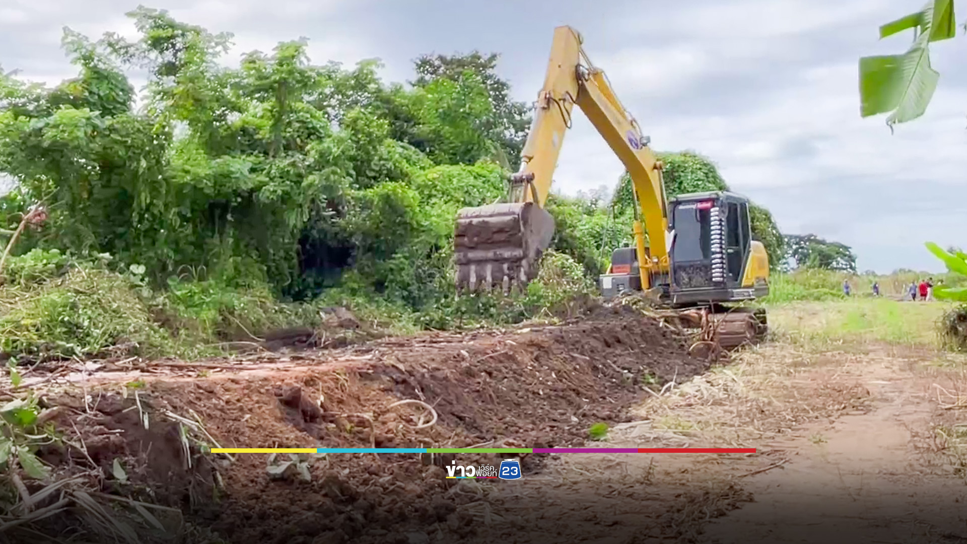 เร่งเสริมคันดิน หลังกรมชลฯ เตือนชัยนาท 3 อำเภอ 12 ตำบล เตรียมรับน้ำเหนือ