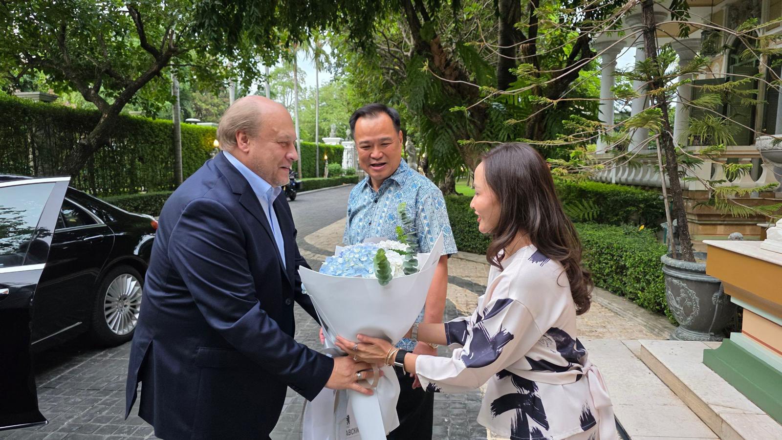 "อนุทิน" เปิดบ้านต้อนรับ ทูตรัสเซีย