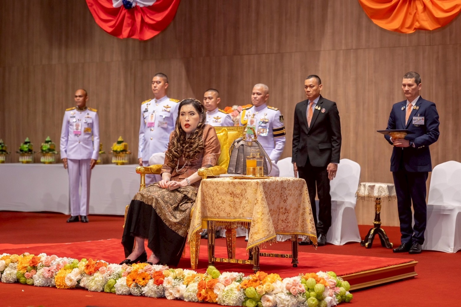 ศาสตราจารย์ ดร. สมเด็จพระเจ้าน้องนางเธอ เจ้าฟ้าจุฬาภรณวลัยลักษณ์ อัครราชกุมารี กรมพระศรีสวางควัฒน วรขัตติยราชนารี องค์ประธานและนายกสภาราชวิทยาลัยจุฬาภรณ์ พระราชทานพระโอวาทแก่นักศึกษาใหม่ราชวิทยาลัยจุฬาภรณ์ ประจำปีการศึกษา 2568