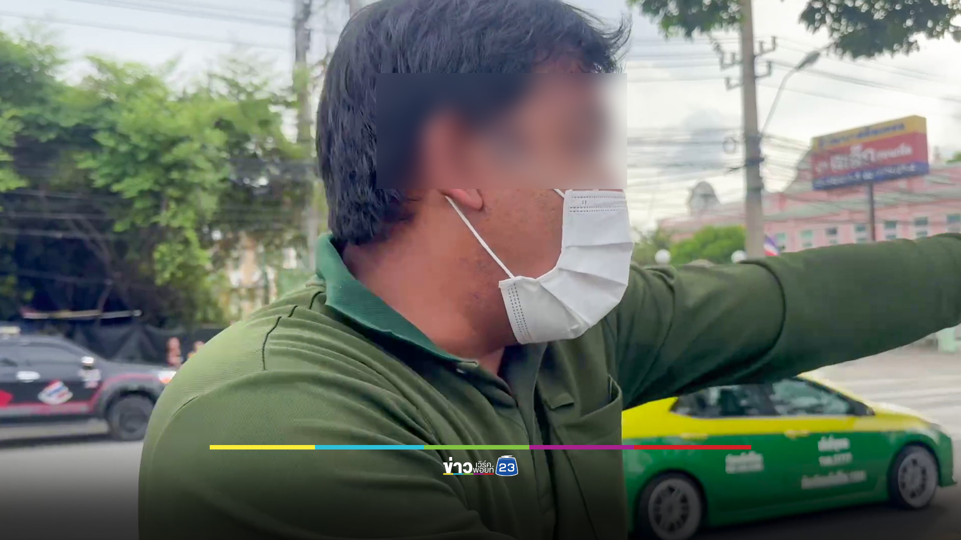 ลุงเดินเท้าข้ามทางม้าลาย โดนกระบะพุ่งชนกระเด็นเกือบร้อยเมตร