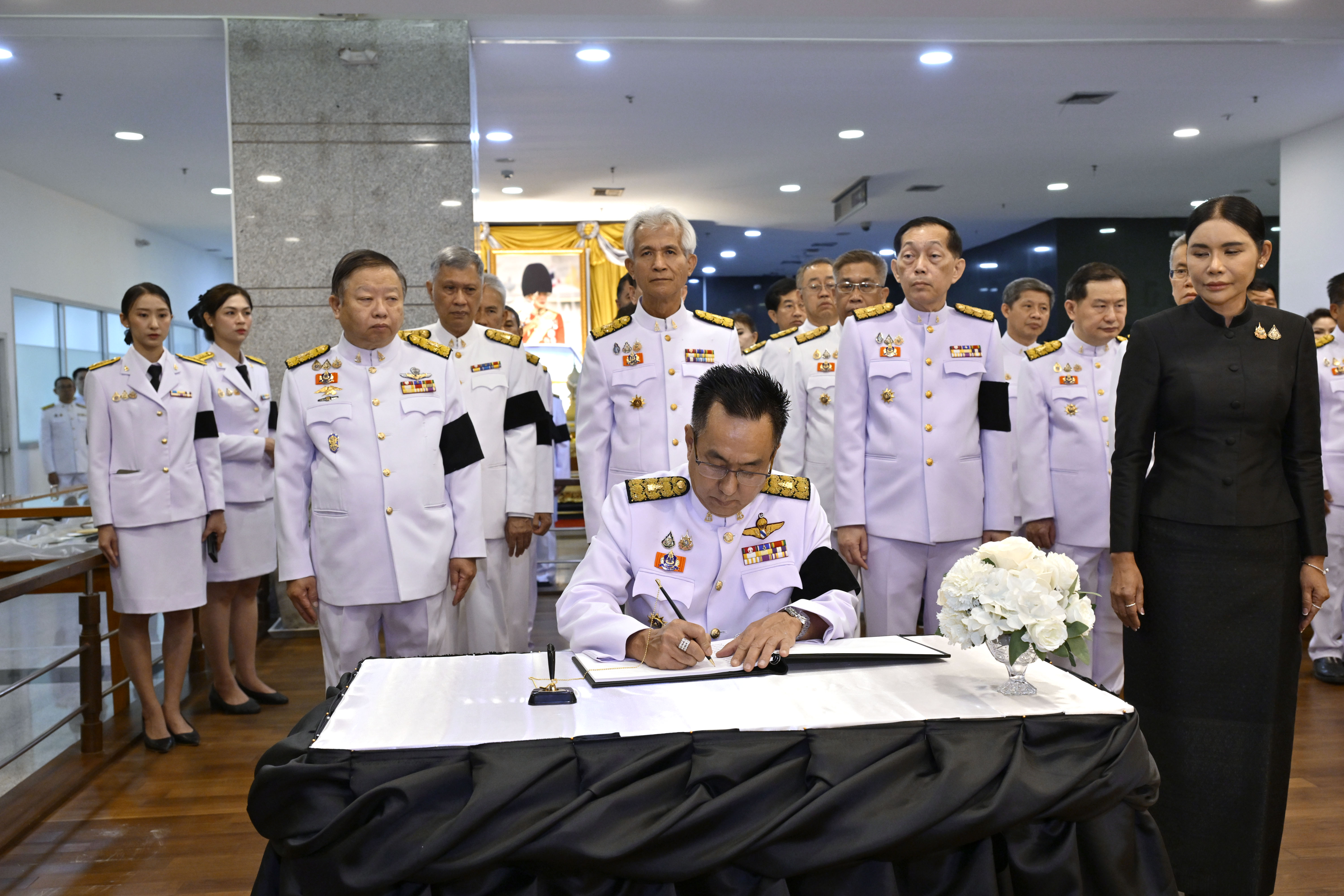 สำนักงานอัยการสูงสุด จัดพิธีลงนามถวายความอาลัยสมเด็จพระนางเจ้าสิริกิติ์ พระบรมราชินีนาถ พระบรมราชชนนีพันปีหลวง