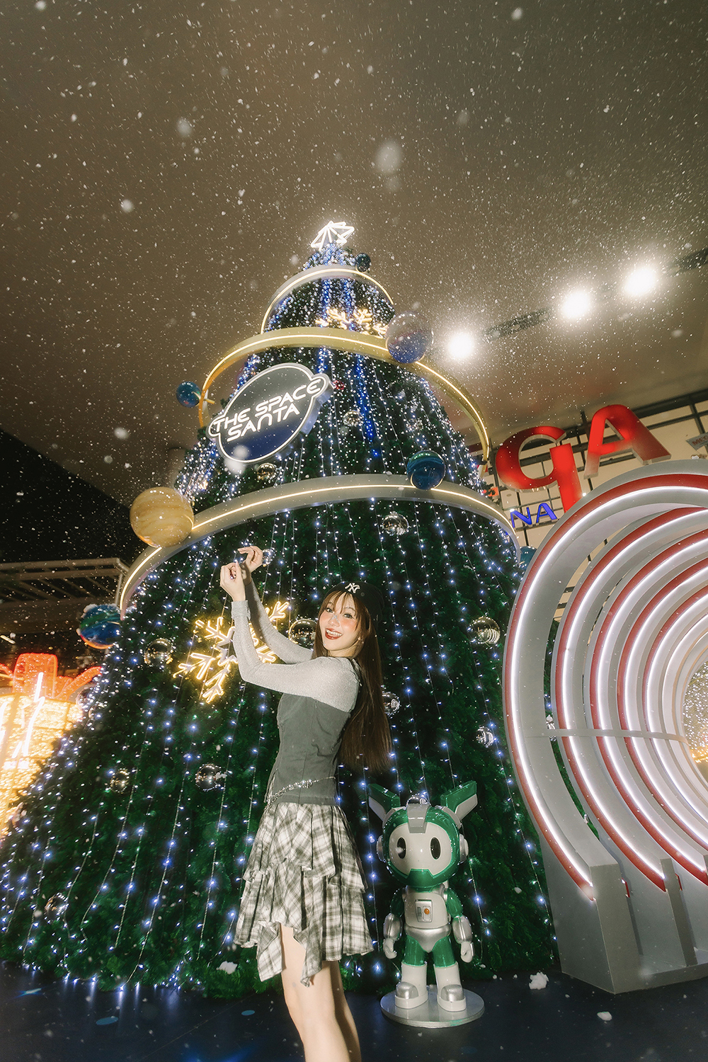 “THE SPACE SANTA” ขวัญจากอวกาศ แลนด์มาร์กจากกาแล็กซี