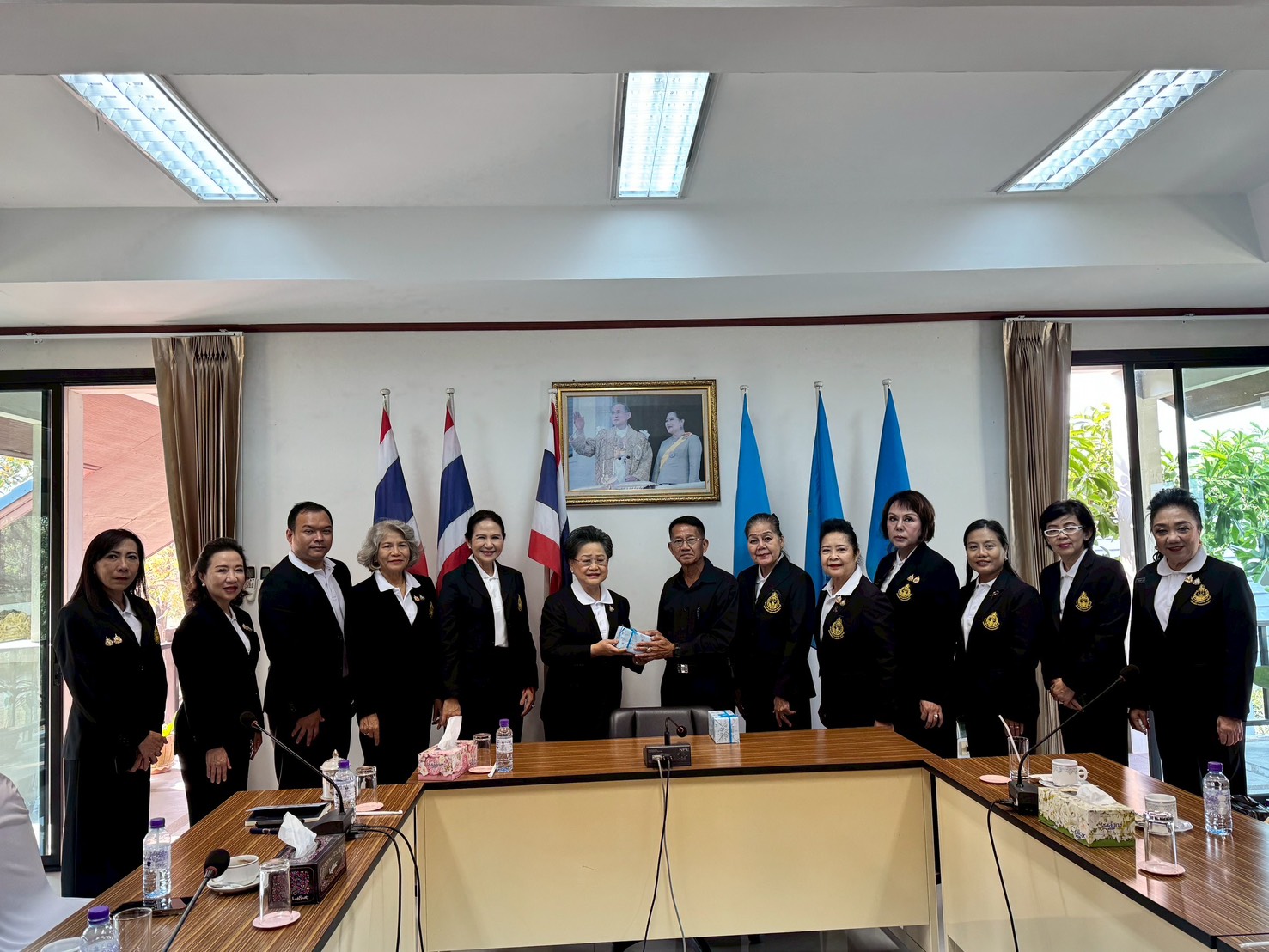 ศูนย์ศิลปาชีพเกาะเกิด เปิดให้ประชาชนเข้าชมกิจกรรมเทิดพระเกียรติฯ เพื่อน้อมนำแนวพระราชดำริ สืบสานศิลปวัฒนธรรมไทยอย่างยั่งยืน