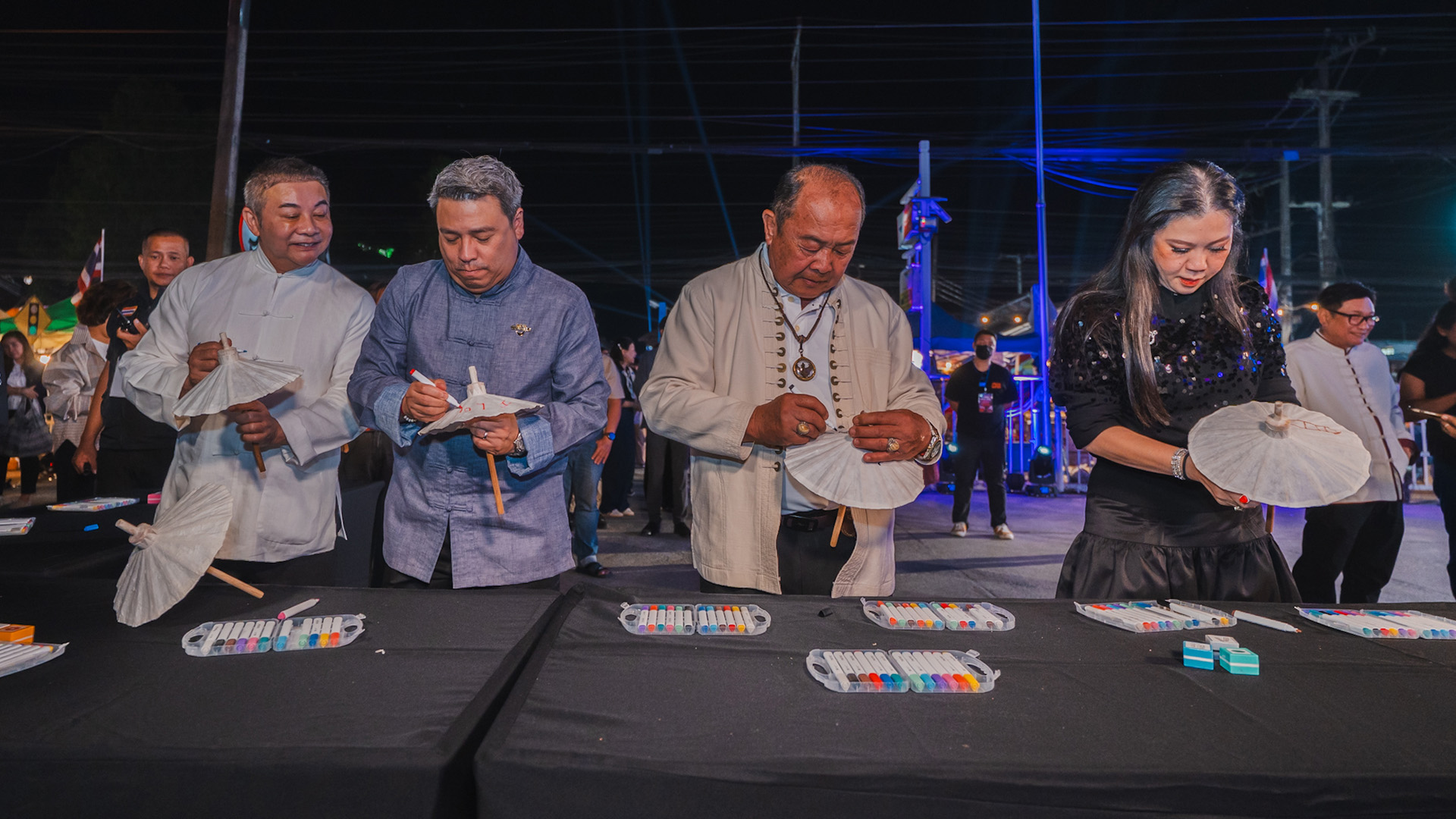 เชียงใหม่ Night Market เนรมิตถนนคนเดิน “สันกำแพง” ด้วย Light Installation - Mapping สุดอลังการ