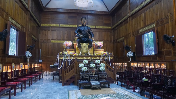 เปิดพระตำหนักประกาศอิสรภาพ สร้างรูปเหมือนหล่อทองเหลืองรมดำ