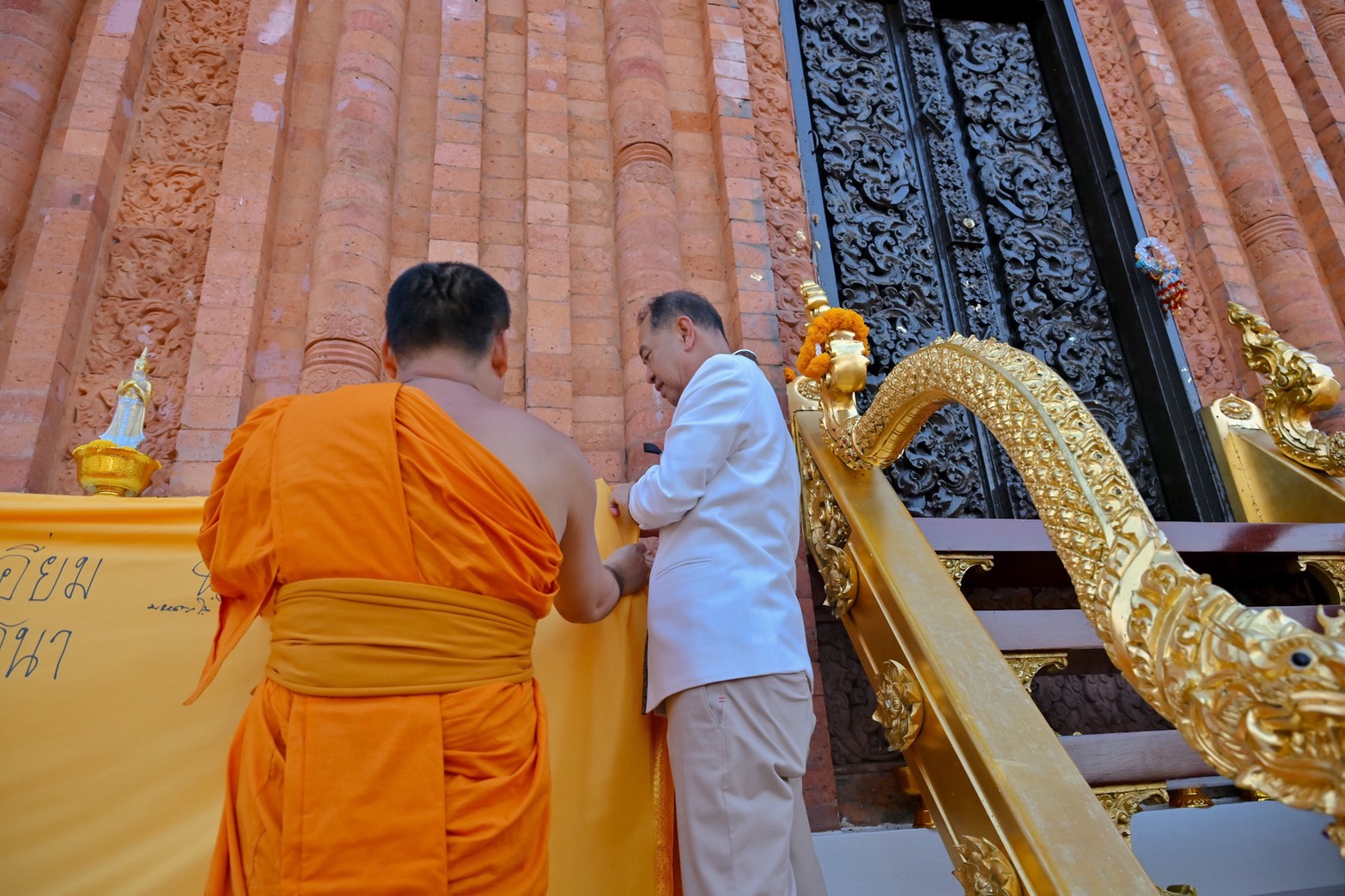 มาฆบูชาแห่งศรัทธา สักการะพระบรมสารีริกธาตุ 2 แผ่นดิน