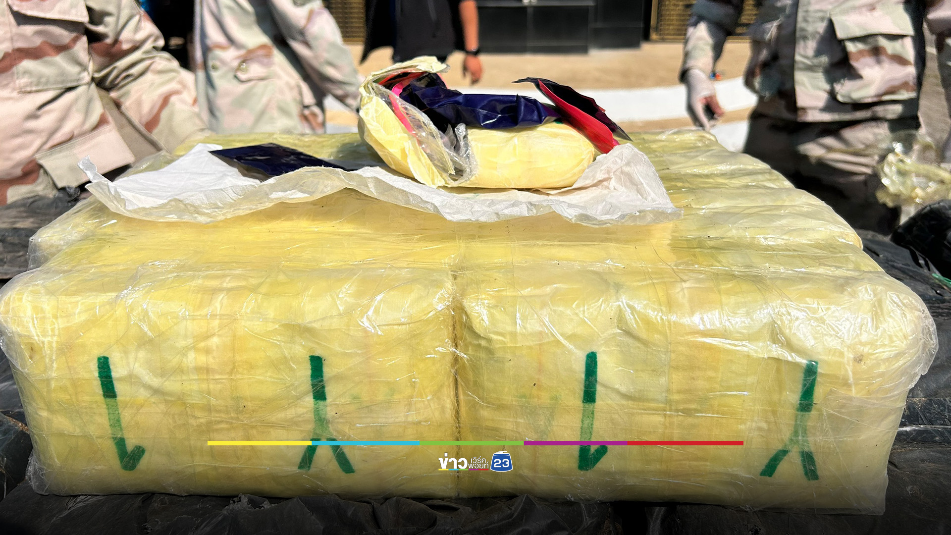 สกัดจับรถขนยาบ้า 5 ล้านเม็ด ชายแดนแม่ฟ้าหลวง ใช้กรงหมูปกปิด คนขับหนีไปได้