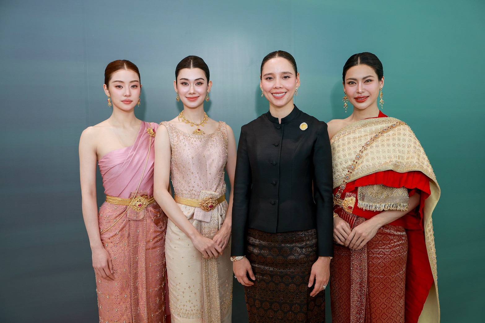 ประจักษ์สายตาชาวโลก! “ซาบีดา” เดินหน้า Roadshow “ชุดไทยพระราชนิยม” สร้างการรับรู้ในเวทีโลก