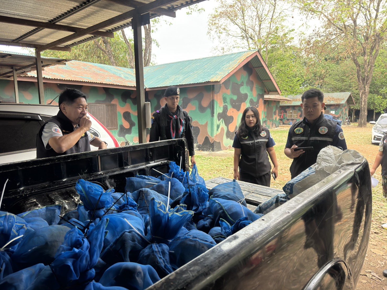ทหารพรานยึดลิงแสม 51 ชีวิต ซุกป่าอ้อยจ่อส่งข้ามแดน