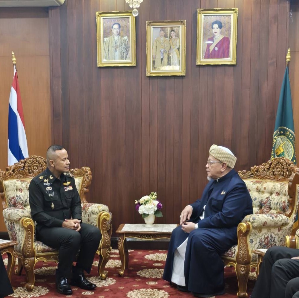 แม่ทัพ 4 เยี่ยมจุฬาราชมนตรี ผนึกกำลังหนุนกิจการศาสนา-สร้างสุขสันติ