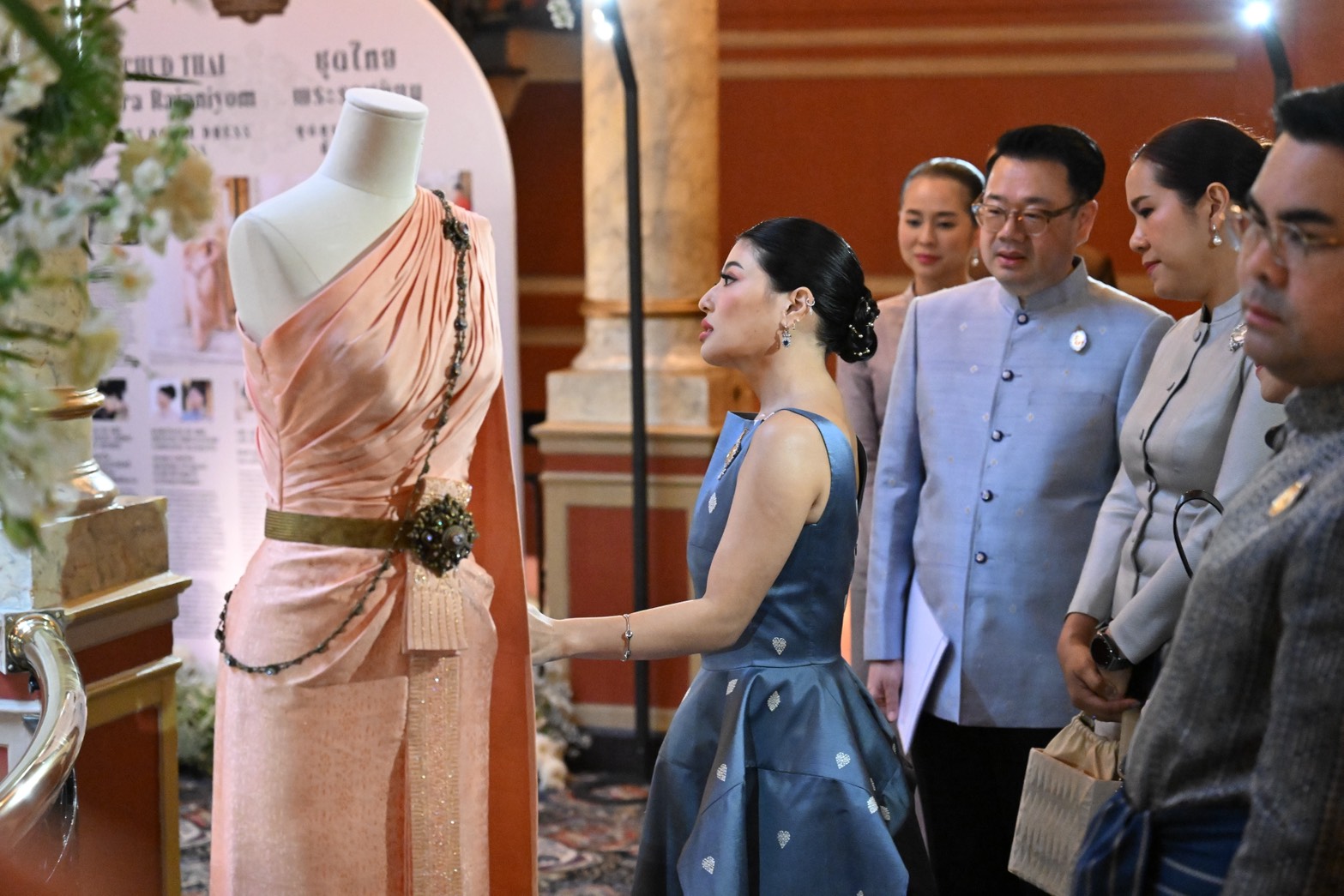 "ชุดไทย"ผงาด ณ กรุงเฮก ดันเป็นมรดกวัฒนธรรม สมเด็จฯเจ้าฟ้าสิริวัณณวรีฯนำทีมไทยแลนด์ ทรงเผยแพร่วัฒนธรรม