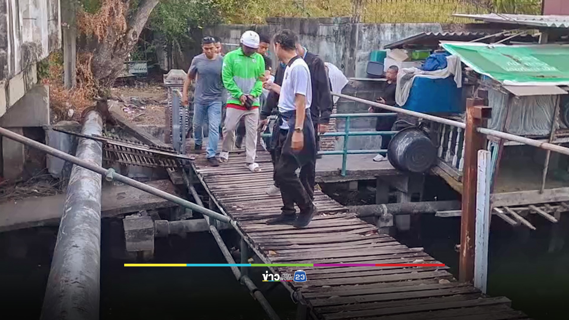 หนุ่มไรเดอร์มอบตัวแล้ว หลังแทงลุงวัย 61 เสียชีวิตหน้าตลาด