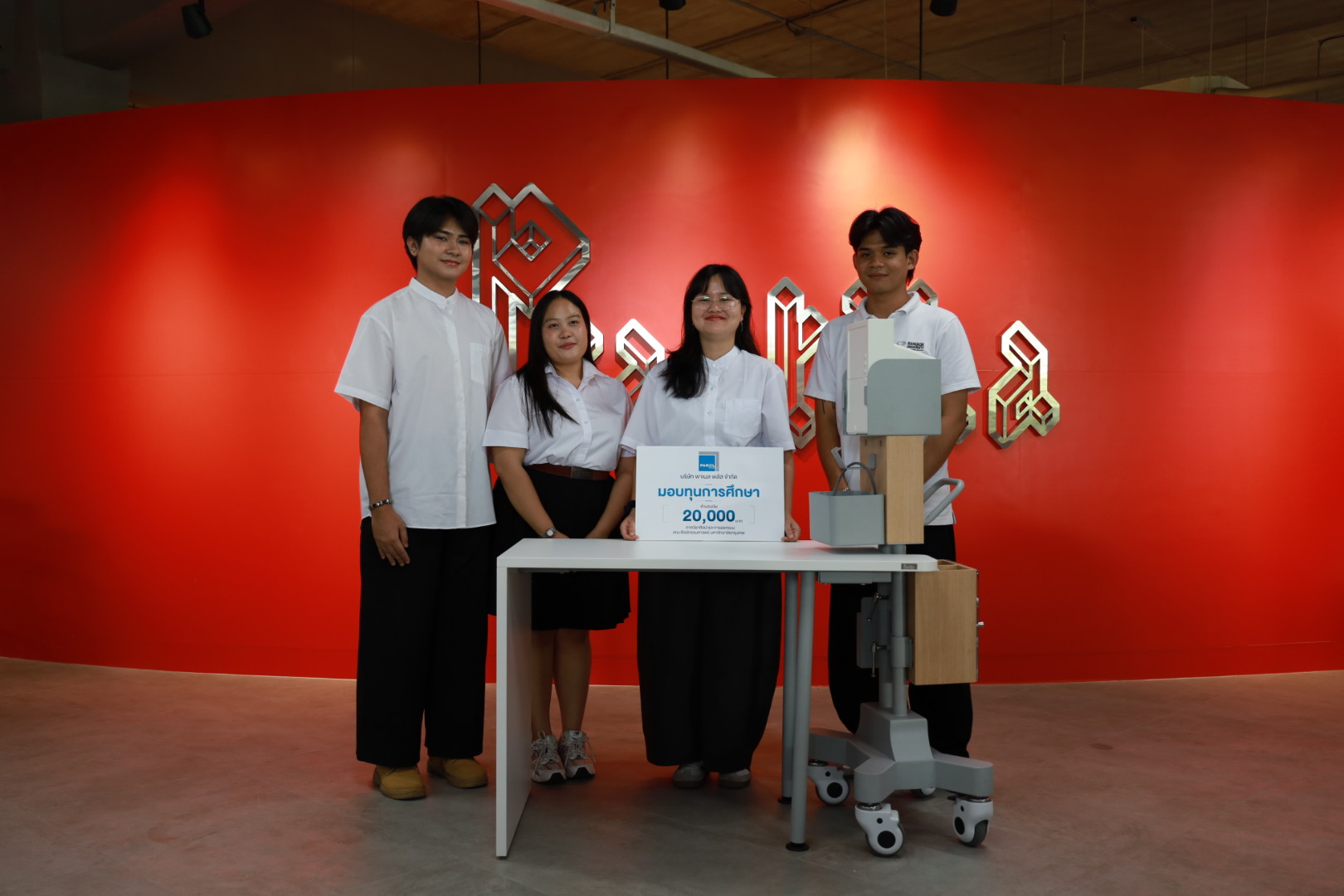 ม.กรุงเทพจัดประกวดเฟอร์นิเจอร์! ลุยโจทย์จริงธุรกิจเฮลท์แคร์