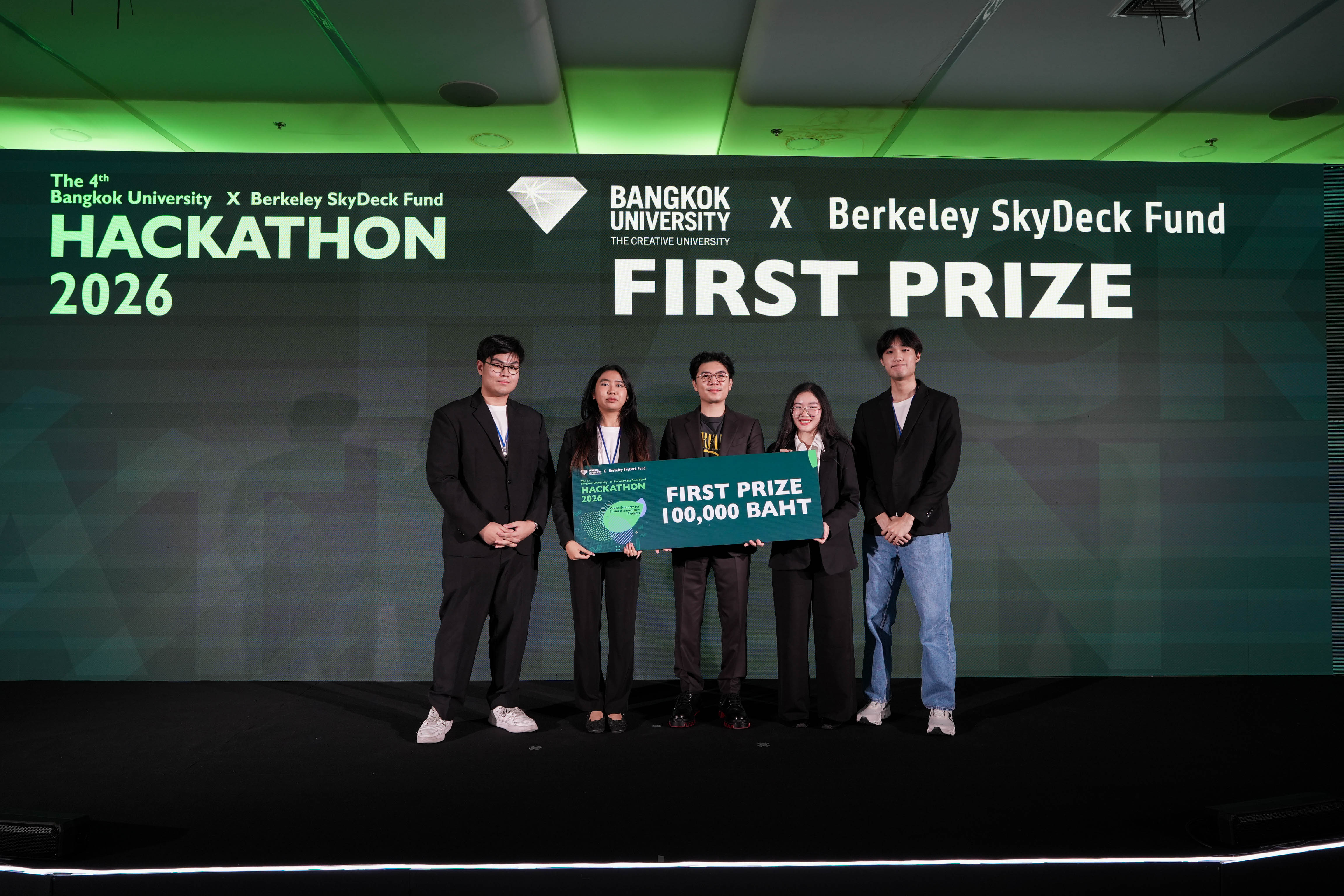 เด็ก ม.กรุงเทพโชว์ฟอร์ม เวที BU x Berkeley SkyDeck Fund Hackathon 2026