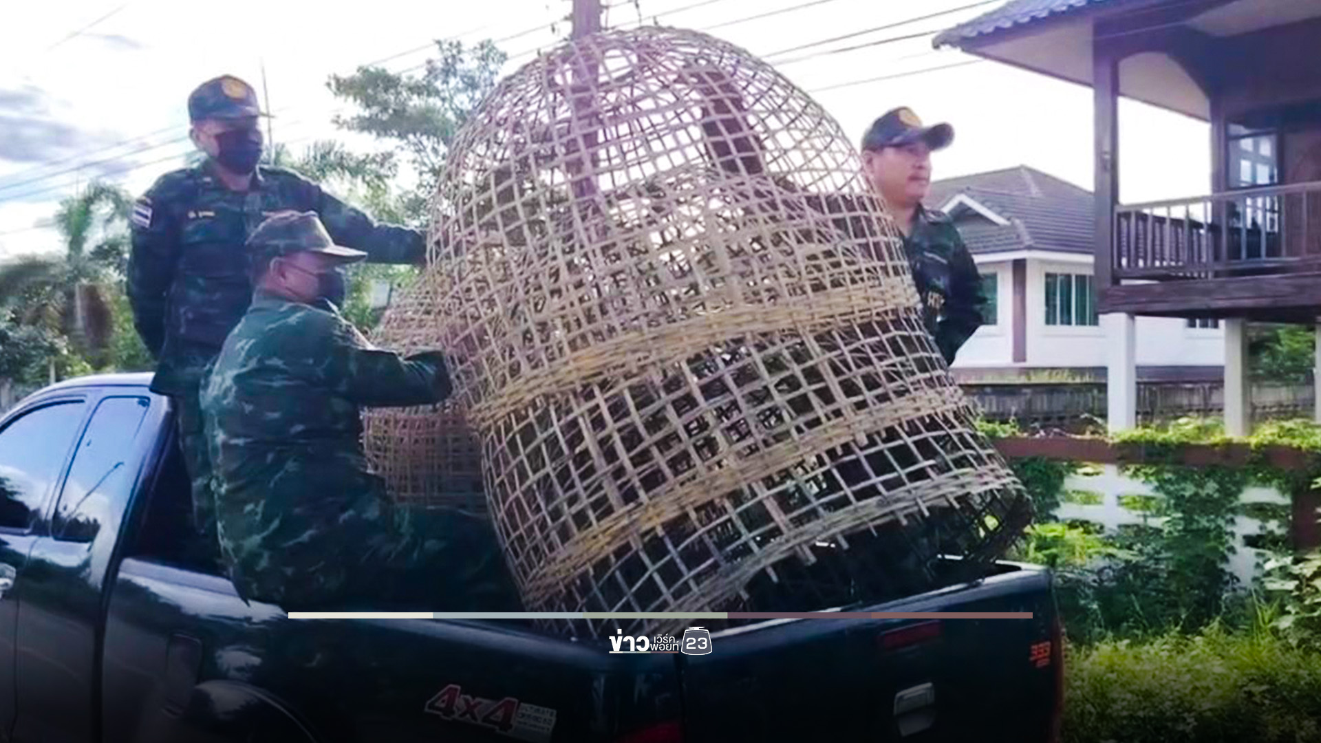 ปค.-ตร.แม่จัน บุกทลายบ่อนไก่ชนเถื่อน รวบ 40 นักพนัน