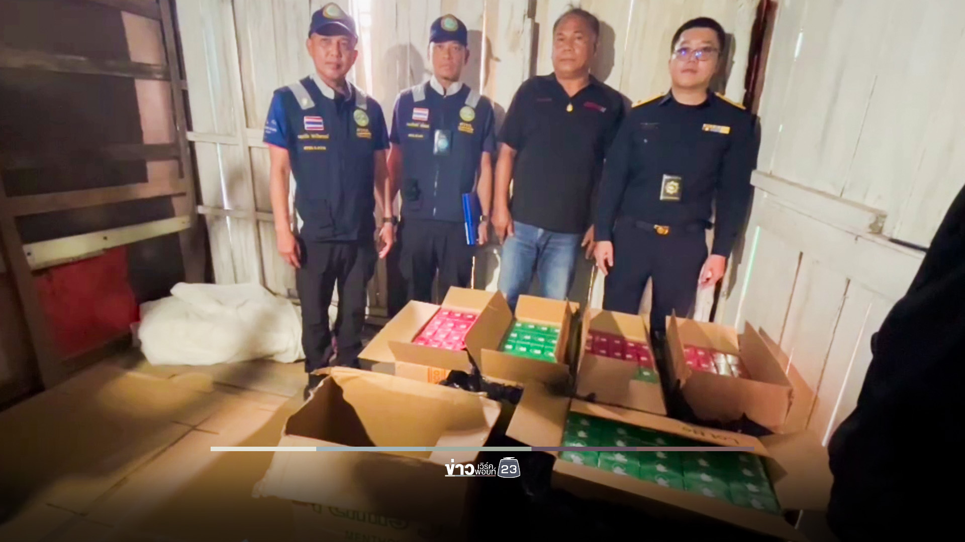 ศรชล.บุกบ้านยึดลิงแสมขังกรง 6 ตัว เตรียมส่งออกไปเขมร - บุหรี่เถื่อนเพียบ