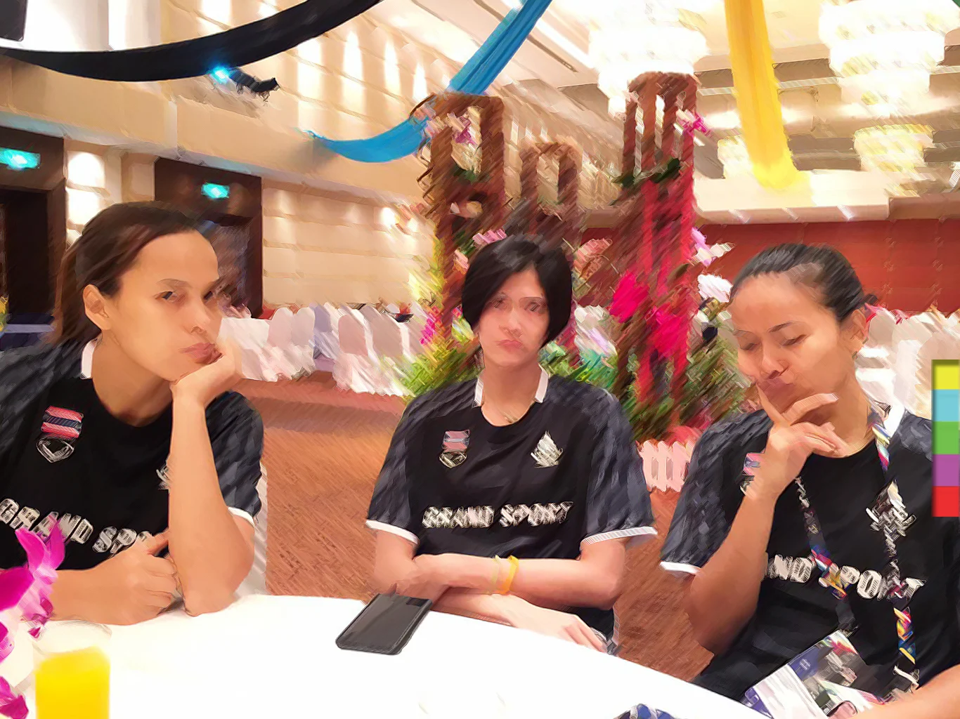 ‘กิ๊ฟ-หน่อง-นา’ สาวนักตบลูกยางไทยเซ็ง ‘กับข้าวหมด’ เจ้าภาพอ้างเตรียมอาหารไม่พอ