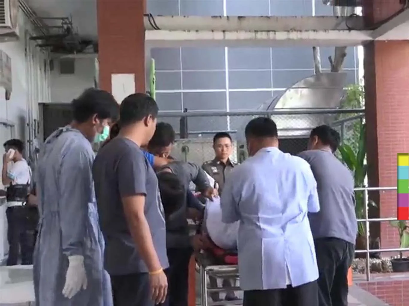 สุดเศร้า ! ลูกชาย “อดีต ผบ.คดีอาญา ดีเอสไอ” เดินทางมารับศพบิดา
