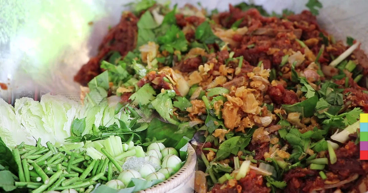 สร้างจุดขายด้วยความต่าง ! ร้านลาบบุฟเฟต์หัวละ 99 ลูกค้าติดใจโทร.จองข้ามวัน 