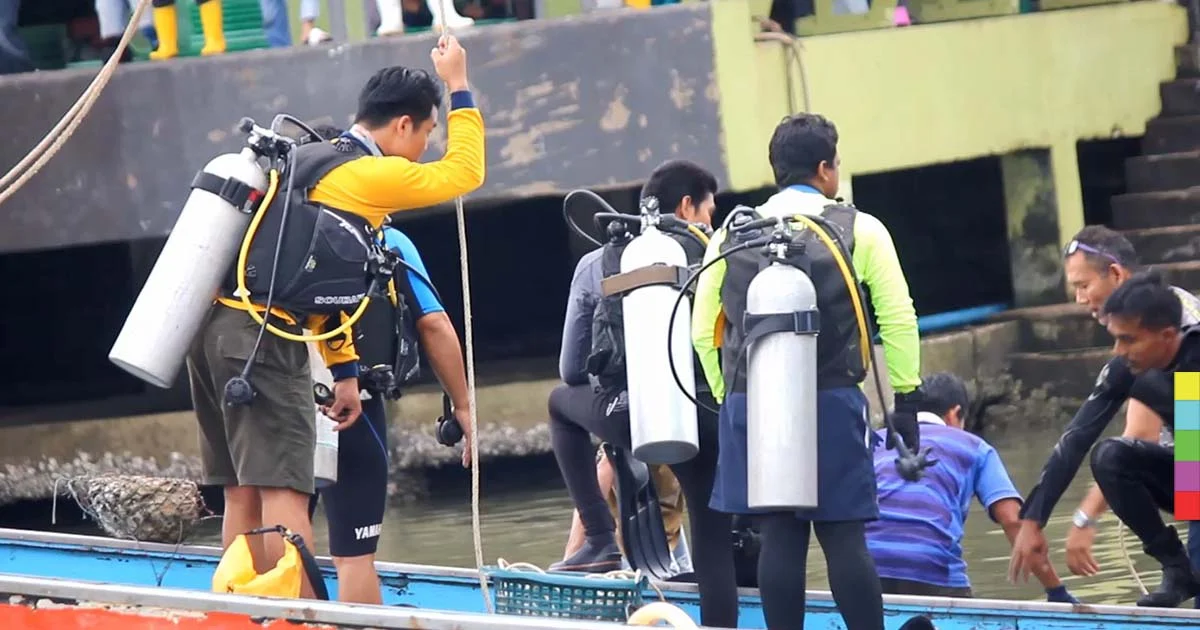 ลูกสาวเศร้า ! พ่อพลัดตกเรือจมหาย ยังหาร่างไม่เจอ เหตุเรือประมงชนเรือหางยาวโดยสาร