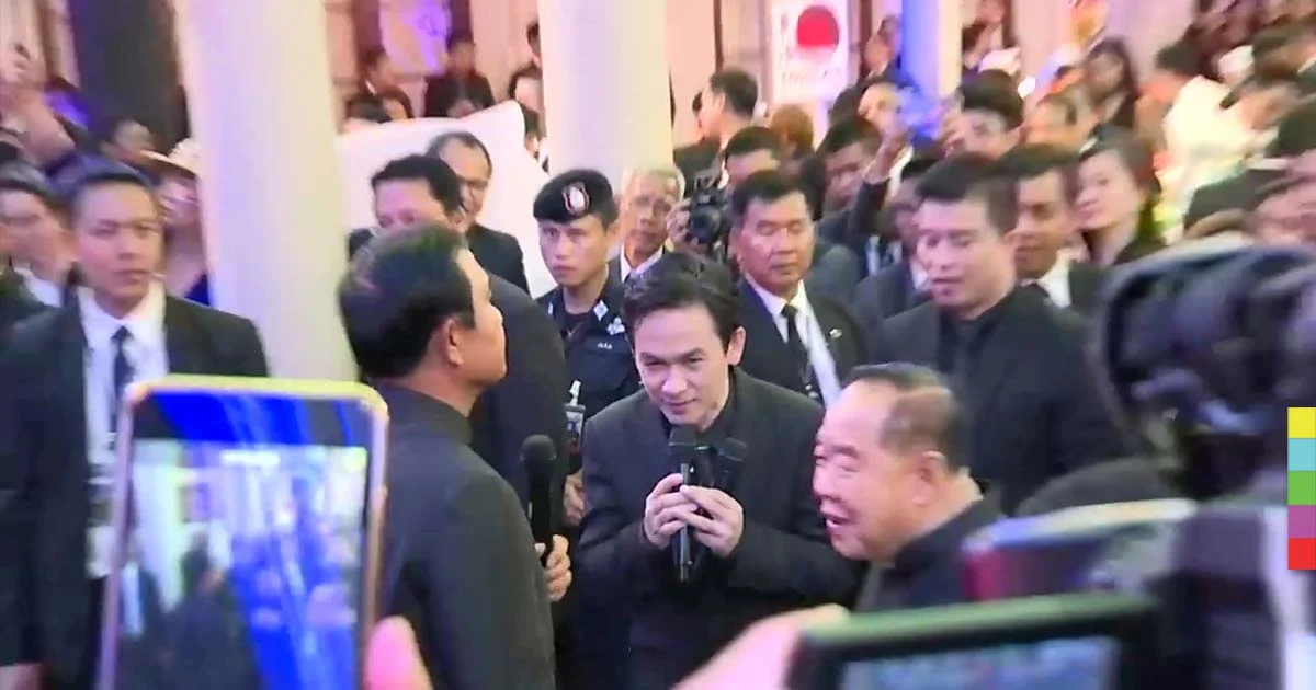 “นายกฯ” ควง “ประวิตร” โชว์ลูกคอร้องเพลง