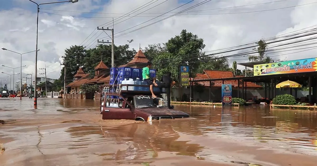 วิกฤต ! ฝนถล่มเชียงใหม่ น้ำป่าหลากเข้าท่วม อ.หางดง กระทบ 1,000 ครัวเรือน