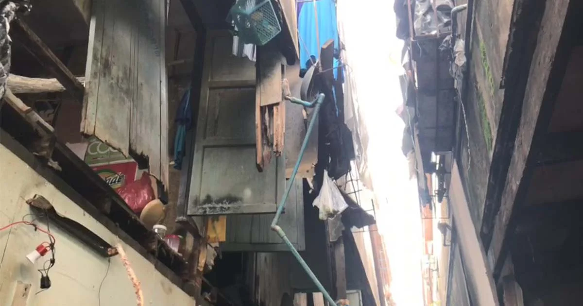 สั่งรื้อห้องแถว 2 ชั้น ย่านบางพลี หลังทรุดพังถล่ม