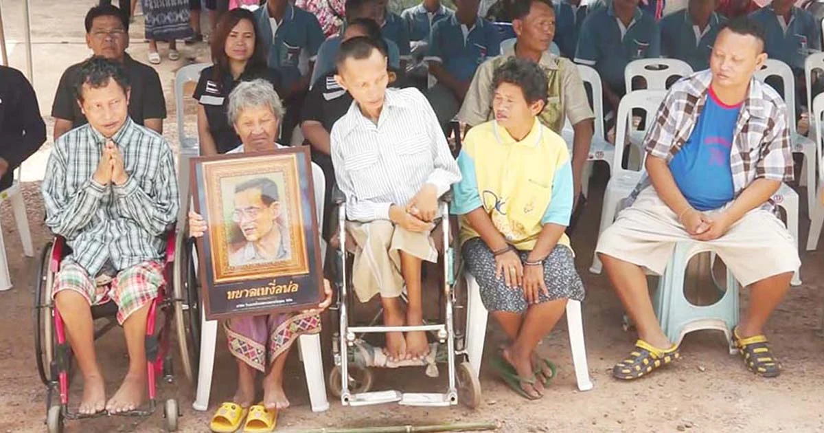 เสี่ยชื่อดังแจกอั่งเปา ใจดีสร้างบ้าน-ให้เงินเดือนครอบครัว 6 ชีวิตพิการ