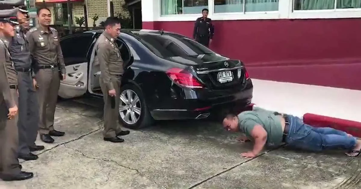 เปิดคลิป ! ‘บิ๊กแป๊ะ’ สั่งหมวดตุ๊ต๊ะวิดพื้นโชว์