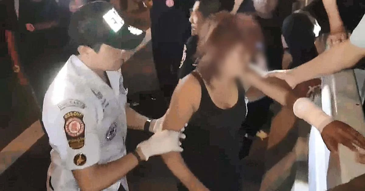 สาวเครียดปัญหารุมเร้า หวังกระโดดสะพานสะพานภูมิพล1 โชคดีอาสากู้ภัยช่วยไว้ทัน