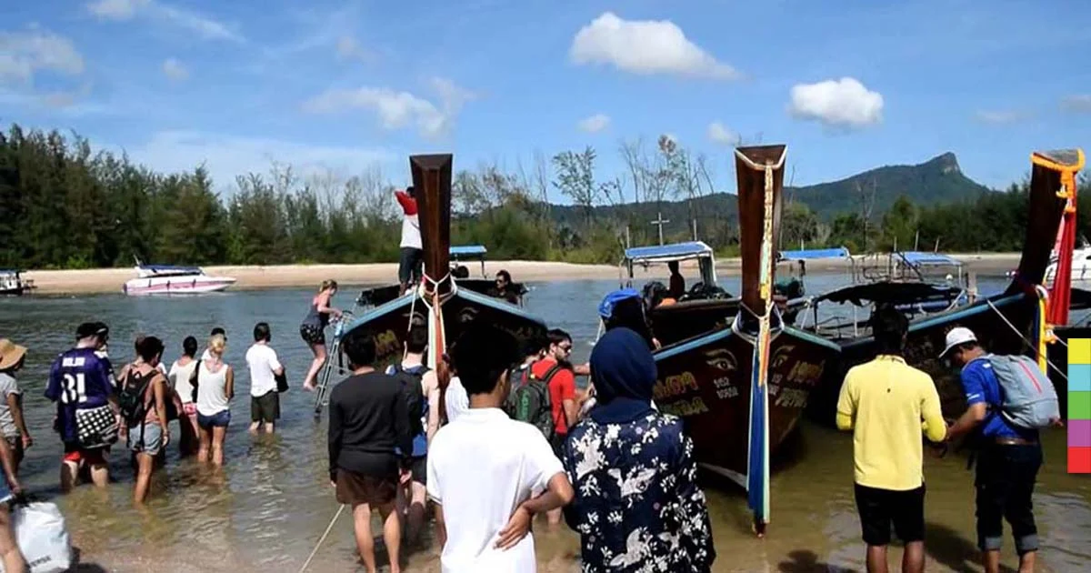 กระบี่คลื่นลมแรง เข้มห้ามรับ นทท.เกินจำนวนอุปกรณ์ชูชีพ