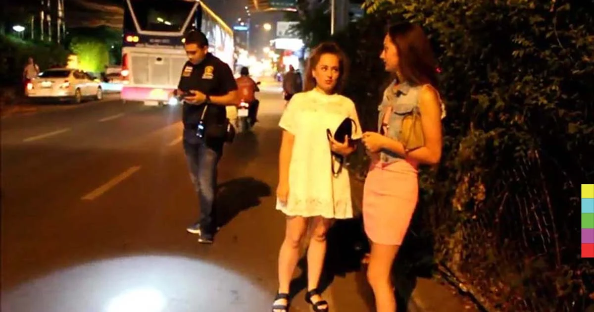 หนุ่มสาวรัสเซียเดินเซลฟี่พัทยา ถูกมือดีประกบกระชากไอโฟน หนีล่องหน !