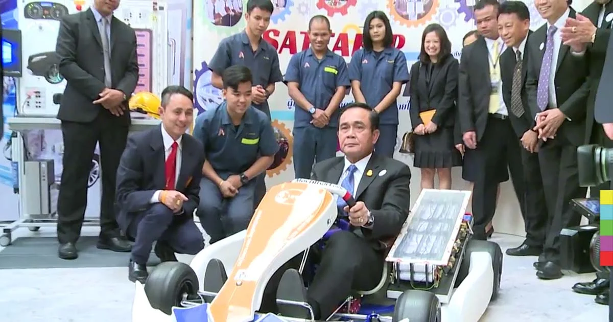 นายกฯ สั่งบรรจุหลักสูตรทำหุ่นยนต์ชั้นประถม เป็นทางเลือกการศึกษา