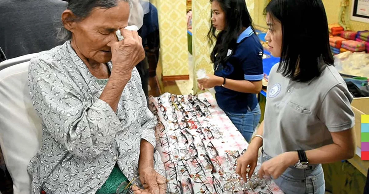 พิษณุโลกร่วมทำดีเพื่อพ่อ ตัดแว่นตาฟรีให้ผู้ด้อยโอกาส 600 คน