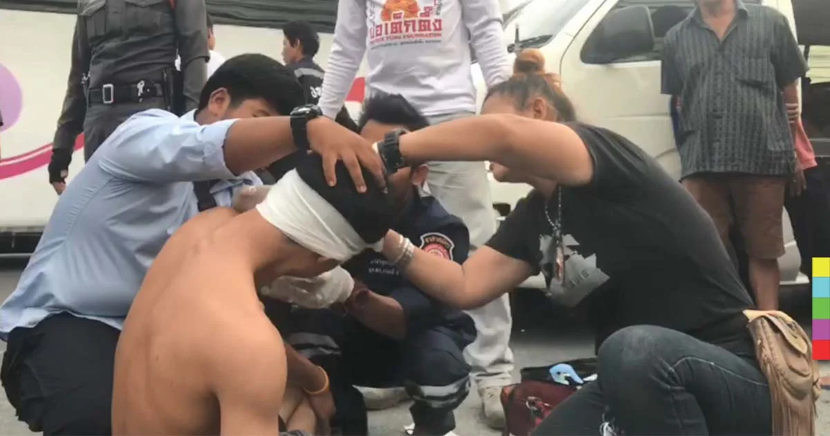 พิษรักแรงหึง ! แฟนเก่าปะทะแฟนใหม่ สุดท้ายถูกมีดฟันหน้ายับ