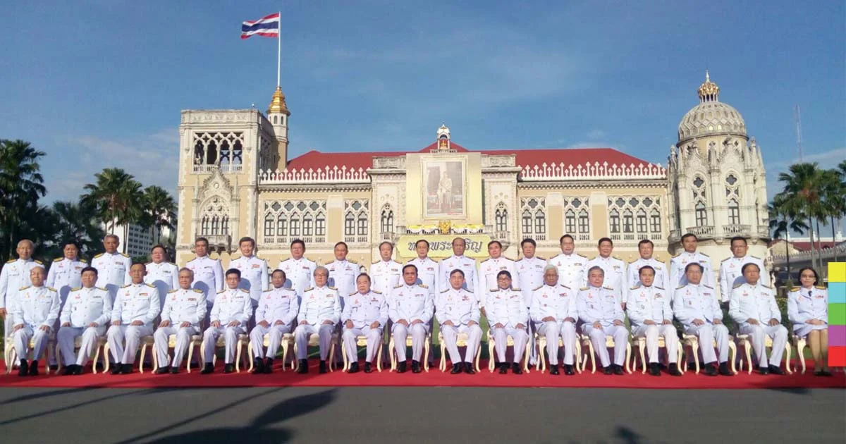 นัดแรกประชุมครม.ประยุทธ์ 5 ! นายกฯ นำรมต.ใหม่ – เก่า ถ่ายรูปหน้าตึกไทยคู่ฟ้า
