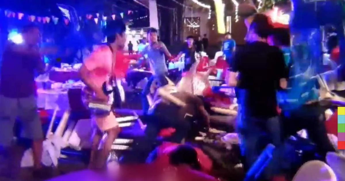 พนักงานตีกันยับ ! กลางงานปีใหม่บริษัท ผลเจ็บเพียบ