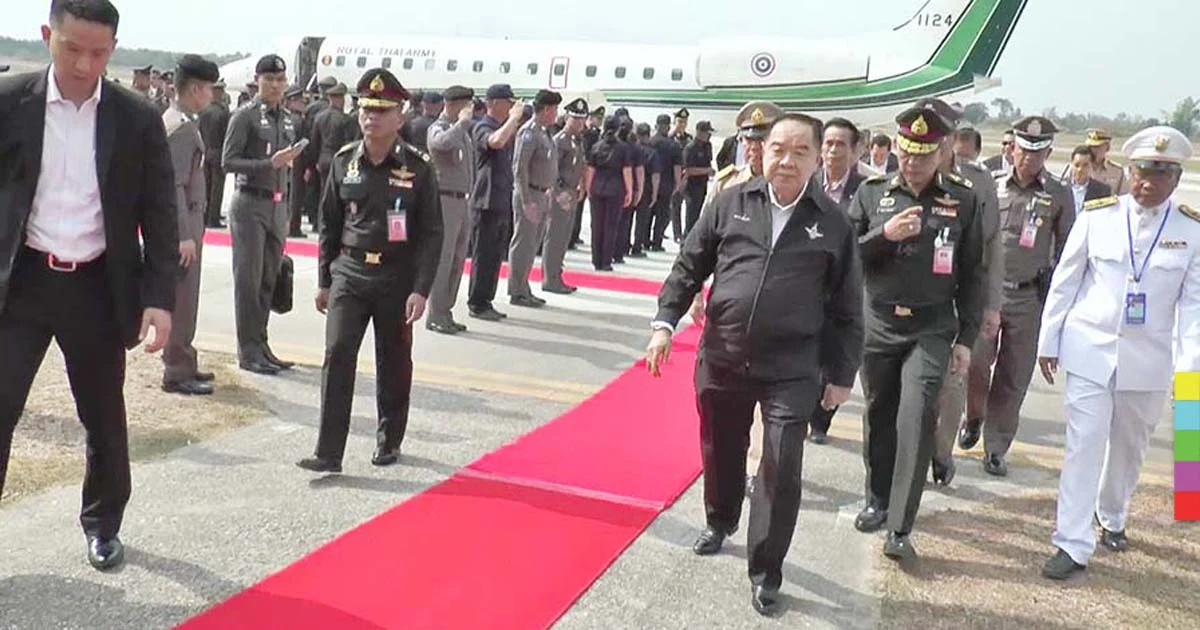 บิ๊กป้อม บินตรงรับปริญญาดุษฎีบัณฑิตกิตติมศักดิ์ ม.นครพนม
