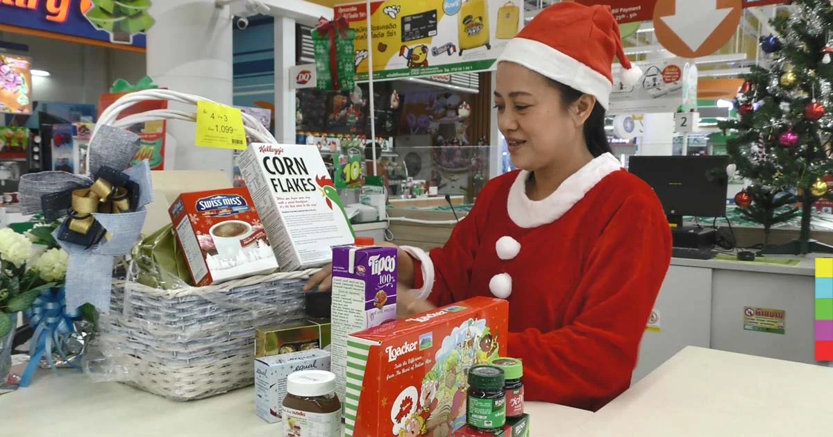 พาณิชย์ตรวจกระเช้าปีใหม่ แนะผู้ค้าติดป้ายราคา-แจงรายการให้ชัดเจน